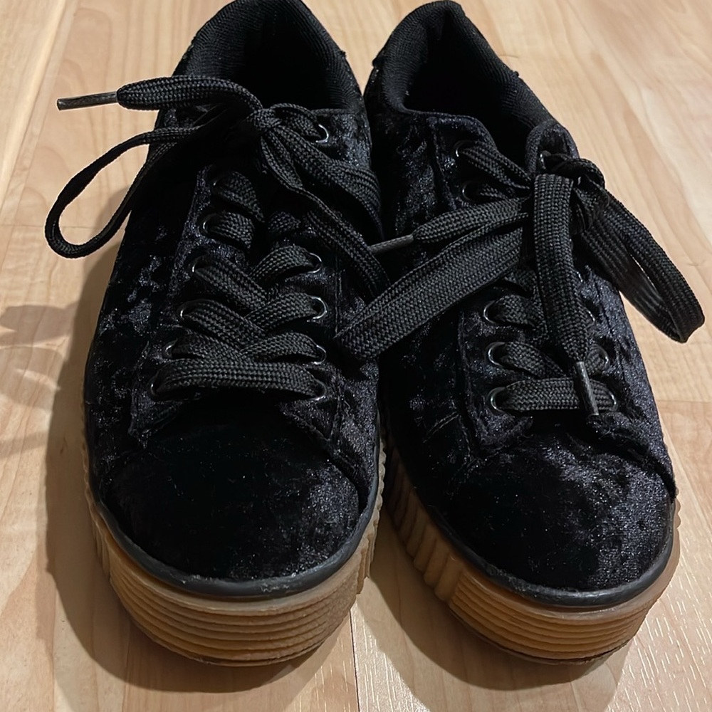 Black velvet platform sneakers